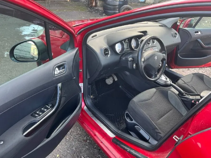 Peugeot 308 2008г. в. пробег 350000км авто на полном ходу, езжу каждый день. во владении 3 года. 30000км назад, был выполнен полный капитальный ремонт двигателя (фото предоставлю). за два последних месяца были заменены передние стойки, опоры, ступичные подшипники, сайлентблоки передних рычагов, рулевые тяги. авто сел-поехал! крашены бампера и задняя крышка багажника, остальное в родном окрасе. по кузову, в силу возраста, есть дефекты, на езду не влияют. все интересующие вопросы по телефону феникс торг у капота. осмотр донецк +7-949-314-99-15 📞 звоните: +7(949)3149915 - фотография - 3