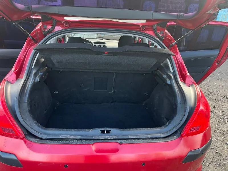 Peugeot 308 2008г. в. пробег 350000км авто на полном ходу, езжу каждый день. во владении 3 года. 30000км назад, был выполнен полный капитальный ремонт двигателя (фото предоставлю). за два последних месяца были заменены передние стойки, опоры, ступичные подшипники, сайлентблоки передних рычагов, рулевые тяги. авто сел-поехал! крашены бампера и задняя крышка багажника, остальное в родном окрасе. по кузову, в силу возраста, есть дефекты, на езду не влияют. все интересующие вопросы по телефону феникс торг у капота. осмотр донецк +7-949-314-99-15 📞 звоните: +7(949)3149915 - фотография - 5