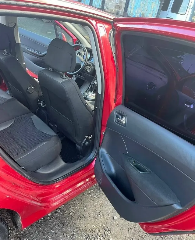 Peugeot 308 2008г. в. пробег 350000км авто на полном ходу, езжу каждый день. во владении 3 года. 30000км назад, был выполнен полный капитальный ремонт двигателя (фото предоставлю). за два последних месяца были заменены передние стойки, опоры, ступичные подшипники, сайлентблоки передних рычагов, рулевые тяги. авто сел-поехал! крашены бампера и задняя крышка багажника, остальное в родном окрасе. по кузову, в силу возраста, есть дефекты, на езду не влияют. все интересующие вопросы по телефону феникс торг у капота. осмотр донецк +7-949-314-99-15 📞 звоните: +7(949)3149915 - фотография - 6