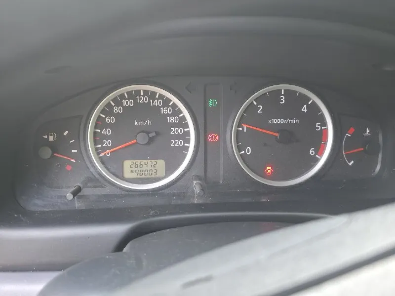 Продается almera  2004-го года синий.   2.2 турбо 136 лошадиных сил. Машина на полном ходу вложений не требует в подарок идёт набор колес летних. С учетом веса машины и такого двигателя едит бодро. 6 ступенчатя механическая  коробка передач. Расход по городу 6.7 л при спокойной езде. Пробег на машине 266 тыс км. На 230 была капиталка двигателя замена распредвала
Полгода назад замена ходовки.
Смена технические жидкости 4000 километров назад.
Машина имеет кузавные дефекты по лако красочному покрытию. Из комплектации кондиционер стеклоподъемники гур. Салон обтянут кожаными чехлами.
Цена 330 тысяч рос. Руб. Адекватный торг уместен.
Тел +79593035785 алексей.
📞 Звоните: +7(959)3035785 - фотография - 3