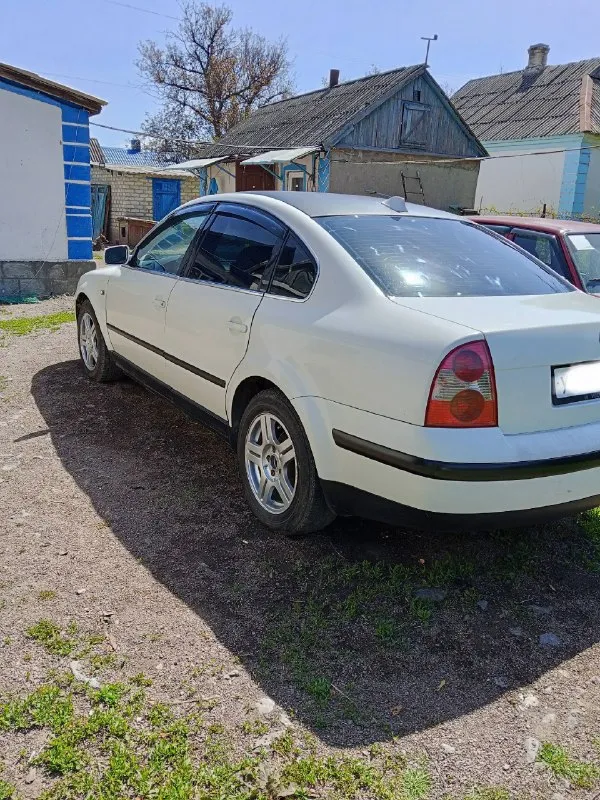 Продам volkswagen пассат б5+, двигатель 1.9 турбо механика), в хорошем состоянии. 2 эсп, абс, кондиционер, центральный замок. электрика вся исправна, установлена андроидная магнитола, была произведена замена всех рычагов, стоек, рулевых наконечников, рулевых тяг, замены вкруг тормозные колодки, заменены все фильтра, ремень грм. документы в полный порядке. цена 420т. р. территориально:г. комсомольское, старобешевский р-н. ☎️ тел:+79493560448 📞 звоните: +7(949)3560448 - фотография - 3