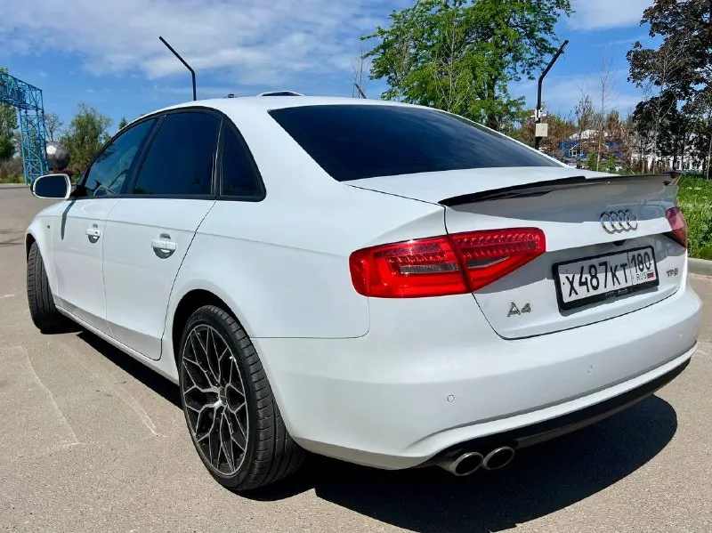 Продам audi a4 b8 машина в около идеальном состоянии. произведен капитальный ремонт двигателя, масло от замены до замены, катализатор на месте, прошивок не видела. по ходовой части все идеально. диски р19 новые на новой резине. магнитола андроид звук бомба, камера заднего вида, парктроники, датчики света/дождя, установлены новые линзы в фары, лэд лампы в туманках. по машине вложений никаких! машина личная, езжу каждый день. за последние пол года вложено больше 300к. гаражное хранение. за машину не стыдно. год 2013 пробег 162тыс. цена 1.530🍋 телефон ☎️ +7(949)3452060 📲 tg: петр 📞 звоните: +7(949)3452060 - фотография - 1