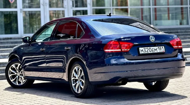 ✅продам volkswagen passat ✅год:2014 ✅mотор:1.8 tsi ✅коробка:автомат aisin ✅пробег:140.000 ✅цена:1.295.000₽ ✅номер: +79491003435 или +79494952372 на обоих номерах есть тг и мах авто в очень достойном состоянии, кузов соответствует фотографиям, не ржавчины не вмятины, отполирован и покрыт керамикой, салон в идеальном состоянии без потертостей и дефектов только после химчистки! техническая часть автомобиля обслужена на 5+ коробка и мотор работают идеально, комплектация богатая:кожаный салон, мульти руль, подогревы сидений, круиз контроль, датчики дождя и света, камера заднего вида, парктроники, большой сенсорный экран с bt, aux, car play дополнительно установлена дорогая музыка, плюс усилитель, электра регулировка зеркал, подогрев зеркал, кондиционер, полный бортовой компьютер и многое другое, большое информации по телефону📲 - фотография - 4