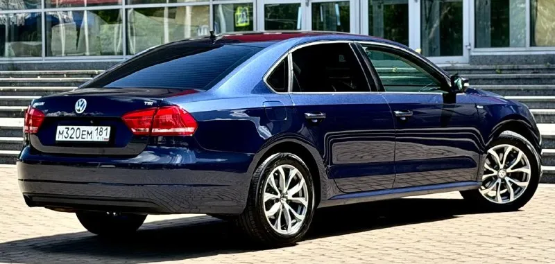 ✅продам volkswagen passat ✅год:2014 ✅mотор:1.8 tsi ✅коробка:автомат aisin ✅пробег:140.000 ✅цена:1.295.000₽ ✅номер: +79491003435 или +79494952372 на обоих номерах есть тг и мах авто в очень достойном состоянии, кузов соответствует фотографиям, не ржавчины не вмятины, отполирован и покрыт керамикой, салон в идеальном состоянии без потертостей и дефектов только после химчистки! техническая часть автомобиля обслужена на 5+ коробка и мотор работают идеально, комплектация богатая:кожаный салон, мульти руль, подогревы сидений, круиз контроль, датчики дождя и света, камера заднего вида, парктроники, большой сенсорный экран с bt, aux, car play дополнительно установлена дорогая музыка, плюс усилитель, электра регулировка зеркал, подогрев зеркал, кондиционер, полный бортовой компьютер и многое другое, большое информации по телефону📲 - фотография - 6