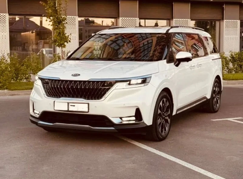 Продам кросвен премиум класса kia carnival 2021 года 2.2 дизель 202 л. С полноценный и надежный автомат 8 ступеней самая максимальная комплектация топ signature 9 мест не путайте с другими комплектациями это разные авто и так пригонял год назад из корее я хозяин на меня оформлена авто состояние нового без дтп вся в родне с оригинальным пробегом 95000 тысяч 100% полы и пороги еще в заводской пленке обслужена все масла фильтра обслуженный у официального дилера есть. Чеки техническое состояние авто без вложений обсолютно
На фото написал что есть в комплектации но не все писать много и все не упомнишь два комплекта колес больше фото пишите телеграмм вацап цена 4м 250 торг реальному +79613916172 - фотография - 2