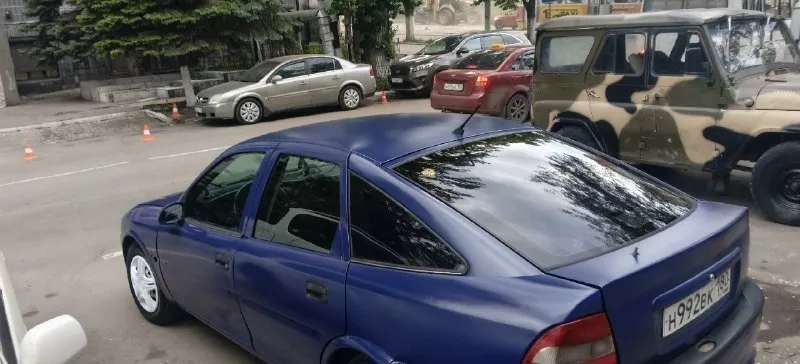 Продам машину opel vectra b 1997 года машина не гнилая, метал полностью целый, машина запускается но нужножно поменять сцепление, всё светиться все моргает, всё работает, есть музыка не плохая! 150.000 торг ! номер 89494071224 📞 звоните: +7(949)4071224 - фотография - 5