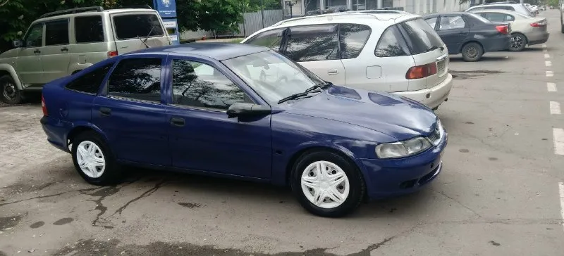 Продам машину opel vectra b 1997 года машина не гнилая, метал полностью целый, машина запускается но нужножно поменять сцепление, всё светиться все моргает, всё работает, есть музыка не плохая! 150.000 торг ! номер 89494071224 📞 звоните: +7(949)4071224 - фотография - 8