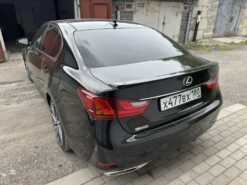 Lexus gs 350 awd, 2013 год 🍒 автомобиль в отличном состоянии. один владелец. без дтп. черный цвет - выглядит дорого и очень эффектно. • 3.5 бензин • полный привод • акпп • спорт-режим • раздельный климат-контроль • пробег: 205 920 км • зимняя резина в комплекте • цена: 2 900 000 ₽ • город: донецк gs 350 - это сочетание комфорта, динамики и надежности. автомобиль уверенно разгоняется, отлично держит дорогу и комфортно входит в повороты. подходит как для спокойной комфортной езды, так и для более динамичного вождения. машина ухоженная, без лишнего “колхоза”, салон и внешний вид в достойном состоянии. все вопросы - в сообщения или по телефону +79499951065. 📞 звоните: +7(949)9951065 - фотография - 2