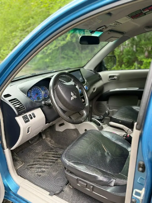 Продам mitsubishi l200, 2008 г. Я собственник, автомобиль на мне. 2.5 турбо-дизель, автомат. Пробег: 198 000 км. Рама целая, двигатель в отличном состоянии. Все масла и фильтры заменены. Неделю назад обслужена турбина. Заменены свечи накала (4 шт. ). Коробка работает без нареканий, не пинается. Кондиционер заправлен, охлаждает отлично. Установлена android магнитола. Вся электрика исправна. Кожаный салон, подогрев и обдув передних сидений. Вложений не требует — сел и поехал! Цена: 1 250 000 руб. , торг. Обмен. Осмотр г. Горловка +79591440470 +79495610975
📞 Звоните: +7(949)5610975 - фотография - 4