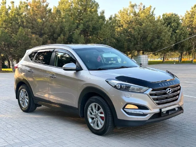 Hyundai tucson официал максимальная комплектация ❗️❗️ 2017г автомат 2.0 бензин автомобиль в хорошем состоянии! есть все для комфортного вождения!!! без ключевой доступ, старт/стоп, автозапуск, салон кожа, подогрев сидений передних и задних, камера заднего вида, монитор, мульти/руль, климат/контроль, круиз/контроль, парктроники, авто свет, датчик дождя, и многое другое…. с документами полный порядок!!!! диагностическая карта есть!!!! переоформление в мрэо!!! цена 1.745₽ ▶️смотреть больше фото◀️ все вопросы по тел: +79495396488 📞 звоните: +7(949)5396488 - фотография - 1