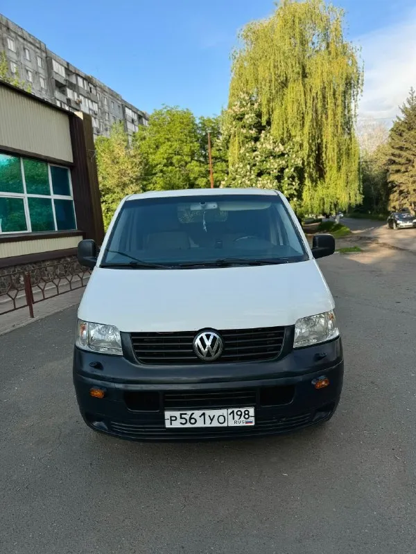 Продам volkswagen t5 long 2007г. 🔥за 900.000₽🔥с родным пробегом всего 280т. км (автотека подтверждает) двигатель бензиновый 2.0 на мкпп. машина в идеальном состоянии, без рыжиков и гнили, салон в состоянии нового, две печки (салон, и назад) подогревы сидений, электростеклоподьемники. (грузопассажирский), но без задних сидений. пригнан из германии в 2012г, новые тормозные диски, и передняя ходовка, ничего не брякает не бьет! резина летняя почти новая! есть техосмотр, можно сразу в мрео! кузов не порваный, грузов сильных не видел! г. макеевка +79497324159 📞 🇷🇺 звоните: +79497324159 - фотография - 2