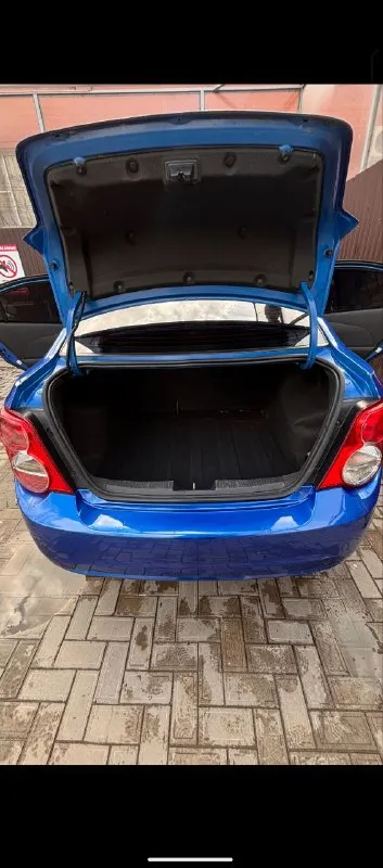 Chevrolet aveo t 300, пробег 196к ( оригинал ), коробка автомат. Покупался как первый авто в семье в июне 2025 года с пробегом 185т. Сразу после покупки сделал полное то, поменял передние тормозные, колодки, обслужил суппорта, грм менялся на 170т, есть заказ наряд, масло в коробке также менялось на 170, одновременно с грм. Заменил все фильтра и масло в двигателе, масло в гур. Куплен новый аккумулятор, обслужен кондиционер- морозит отлично, перебран генератор, ходовая в отличном состоянии, автомат работает идеально.
Отличная комплектация, 3 владельца!
Резина свежая, зима/лето в комплекте
Автомобиль в отличном состоянии, вложений не требуется
Продажа в связи с покупкой нового авто, не горит, с продажей не торопимся. Птс оригинал, вписан, 2 ключа
Торг у капота.
+79496648195
655.000
Всем добра.
📞 Звоните: +7(949)6648195 - фотография - 6