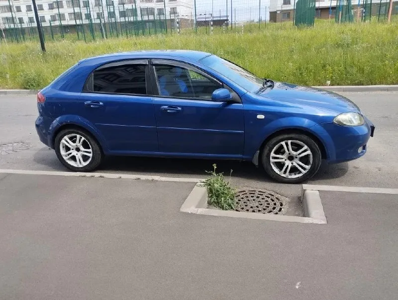 🔥Chevrolet lacetti, 2008 / автомат — живые агрегаты за адекватные деньги
Часто в этом бюджете предлагают «котов в мешке»: с убитой коробкой, стучащей ходовой или мёртвым кондиционером.
Здесь по механике полный порядок ✅
🔧 Что реально хорошо:
— Двигатель и акпп (ездят без проблем)
— Ходовая заменена в марте 2026 (свежая, можно не вкладываться)
— Кондиционер и печка работают штатно (летом не потеть, зимой не мёрзнуть)
⚠️ Есть недостатки по кузову — это видно. Но они уже заложены в цену.
💰 500 000 ₽
📞 Звоните, пока не уехала: +7 949 735-03-56
Приезжайте, посмотрите, заведёте, прокатитесь — решение примете на месте. - фотография - 3