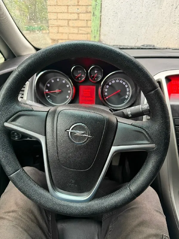 Opel астра j универсал 2011г. двигатель 1.6коробка автомат 6 ст. цена 650,собственник. авто в хорошем состоянии, находится в харцызске. +79495763738 📞 звоните: +7(949)5763738 - фотография - 5