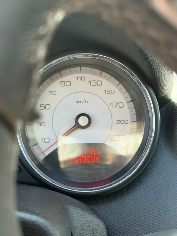 Автор: продажа peugeot 308♥️ пробег 190 тыс. машинка 2008 года выпуска, на автомате. все работает корректно, мотор и коробка без нареканий. есть вопросы по кузову. машина семейная, с продажей никто не торопится. все вопросы по телефону +7949-629-55-13 цена 500 тысяч. торг уместен!. . !!!наш телеграм канал [ бесплатное размещение за репост!!! правила сообщества [ мы в мах [ 📞 звоните: +7(949)6295513 - фотография - 1