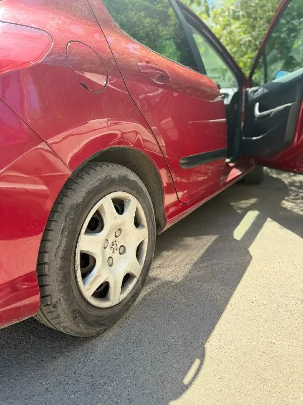 Автор: продажа peugeot 308♥️ пробег 190 тыс. машинка 2008 года выпуска, на автомате. все работает корректно, мотор и коробка без нареканий. есть вопросы по кузову. машина семейная, с продажей никто не торопится. все вопросы по телефону +7949-629-55-13 цена 500 тысяч. торг уместен!. . !!!наш телеграм канал [ бесплатное размещение за репост!!! правила сообщества [ мы в мах [ 📞 звоните: +7(949)6295513 - фотография - 3