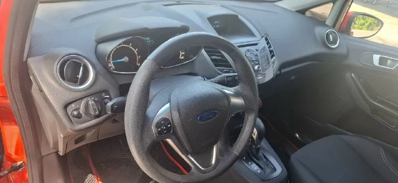 Продам яркую шуструю машинку ford фиеста 2016г. в двигатель 1.6 кпп робот, пробег 105т. км в очень достойном состоянии с 2016 года в одной семье, все полностью исправно, все работает без нареканий, серьёзных дтп не было, все стекла родные, почти вся в родном окрасе. цену вижу 1🍋70т. р аргументированный торг осмотр г. макеевка все вопросы по тел +79495210051 📞 звоните: +7(949)5210051 - фотография - 4