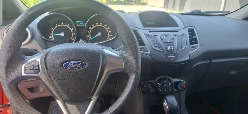 Продам яркую шуструю машинку ford фиеста 2016г. в двигатель 1.6 кпп робот, пробег 105т. км в очень достойном состоянии с 2016 года в одной семье, все полностью исправно, все работает без нареканий, серьёзных дтп не было, все стекла родные, почти вся в родном окрасе. цену вижу 1🍋70т. р аргументированный торг осмотр г. макеевка все вопросы по тел +79495210051 📞 звоните: +7(949)5210051 - фотография - 5