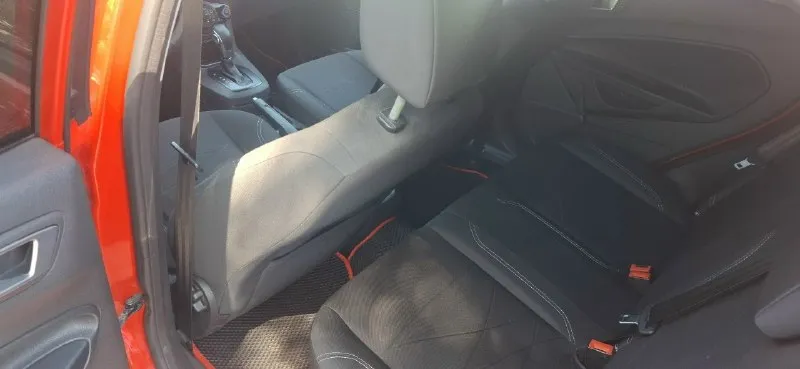 Продам яркую шуструю машинку ford фиеста 2016г. в двигатель 1.6 кпп робот, пробег 105т. км в очень достойном состоянии с 2016 года в одной семье, все полностью исправно, все работает без нареканий, серьёзных дтп не было, все стекла родные, почти вся в родном окрасе. цену вижу 1🍋70т. р аргументированный торг осмотр г. макеевка все вопросы по тел +79495210051 📞 звоните: +7(949)5210051 - фотография - 6