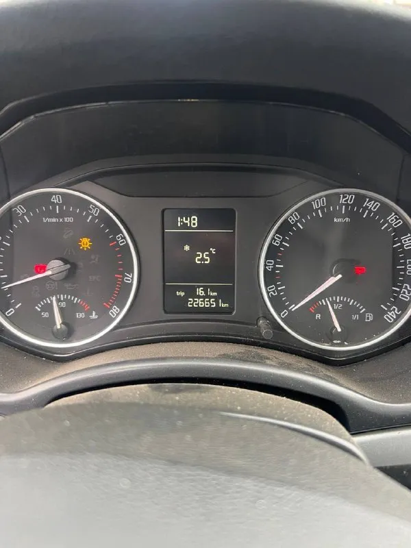 Продам живой повседневный авто в хорошем состоянии, ходовка мягкая, двигатель не троит не дымит, механическая коробка передач не хрустит, передачи не выбивает. Авто обслужен полностью. Объем 1.6 бензин. Установлена хорошая мультимедиа с музыкой, хороший свет, каких-либо дефектов по электрике нет, салон в очень хорошем состоянии. Пробег виден на фото. Стоит на местном учете, проблем с постановкой на учет не возникнет.

Цена: 870 000 рублей (торг)

Для более подробной информации звоните либо пишите:
+7 (949) 310-39-92
+7 (949) 320-17-21

Территориально г. Мариуполь - фотография - 7