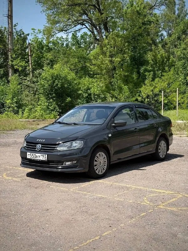 Volkswagen polo цена- 888.000₽ год- 2018 мотор - 1.6 бензин пробег - 165 тыс. км коробка - механика возможна продажа в кредит +79494159347 - фотография - 2