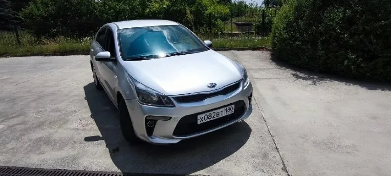 💸Продам свой личный автомобиль kia рио 2019 года выпуска в специальной серии «лига европы» — это комплектация, посвящённая лиге европы uefa, с расширенным набором опций и тематическим дизайном. Не такси, без дтп. Двигатель 1.6,кпп механика. В родном окрасе без дтп. Авто полностью обслужена:тормозные диски, колодки, масла фильтра, свечи и катушки было сделано. Комплектация: система с 7-дюймовым дисплеем, поддержкой android auto и apple carplay, камерой заднего вида, модулем bluetooth. Подогрев сидений, зеркал, руля. Полный электропакет. Климат контроль. Задние дисковые тормоза вместо барабанных, датчики света, антиблокировочная система тормозов (abs), интегрированная система активного управления (vsm), система помощи при трогании на подъёме (hac), система предупреждения об экстренном торможении (ess), система экстренной связи «эра-глонасс». Два комплекта резины. Цена 1.150тыс рублей торг уместен, осмотр г. Макеевка тел +79490370823
📞 Звоните: +7(949)0370823 - фотография - 4