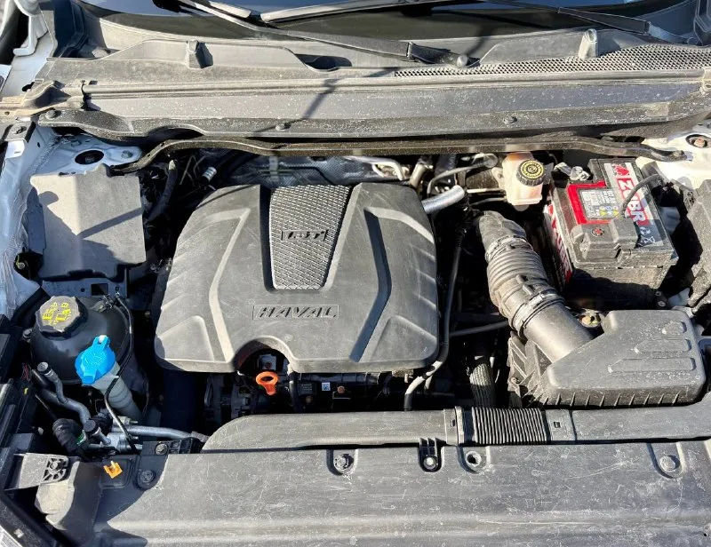 🚘 haval jolion 💰цена: 1 500 000р 🏢город: мариуполь 📅год выпуска: 2022 🧾пробег: 137 900 км. ⚙️двигатель: 1.5 ⛽топливо: бензин ⚙️кпп: автомат 7ст. 📞 телефон: +7-989-263-55-56 +7-949-551-91-52 +7-949-727-41-51 💾 описание: jolion — это стильный. .. бег ✅ шикарная комплектация ✅ оцинкованный кузов ✅ красивый цвет белый перламутр 💥 климат-контроль, led оптика в круг, сенсорный бесключевой доступ, эур, abs, airbag, кожаный мульти-руль с подогревом, штатное гу с поддержкой car play и android auto, камера заднего вида, задний парктроник, полный электропакет, подогрев всех сидений и лобового стекла, новая резина. ➕автомобиль с пройденным техническим осмотром и готов к переоформлению. улица шевченко 2️⃣6️⃣9️⃣ 🏦 возможна продажа в кредит по двум документам. - фотография - 10