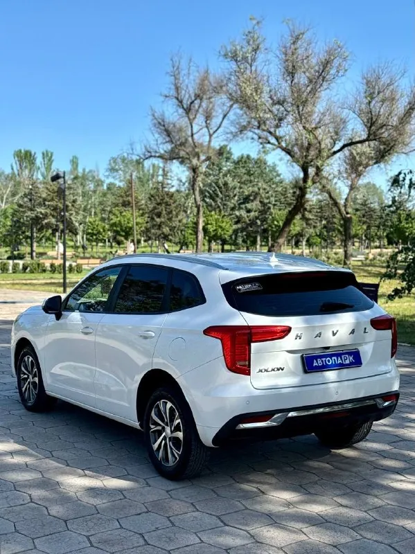 🚘 haval jolion 💰цена: 1 500 000р 🏢город: мариуполь 📅год выпуска: 2022 🧾пробег: 137 900 км. ⚙️двигатель: 1.5 ⛽топливо: бензин ⚙️кпп: автомат 7ст. 📞 телефон: +7-989-263-55-56 +7-949-551-91-52 +7-949-727-41-51 💾 описание: jolion — это стильный. .. бег ✅ шикарная комплектация ✅ оцинкованный кузов ✅ красивый цвет белый перламутр 💥 климат-контроль, led оптика в круг, сенсорный бесключевой доступ, эур, abs, airbag, кожаный мульти-руль с подогревом, штатное гу с поддержкой car play и android auto, камера заднего вида, задний парктроник, полный электропакет, подогрев всех сидений и лобового стекла, новая резина. ➕автомобиль с пройденным техническим осмотром и готов к переоформлению. улица шевченко 2️⃣6️⃣9️⃣ 🏦 возможна продажа в кредит по двум документам. - фотография - 4
