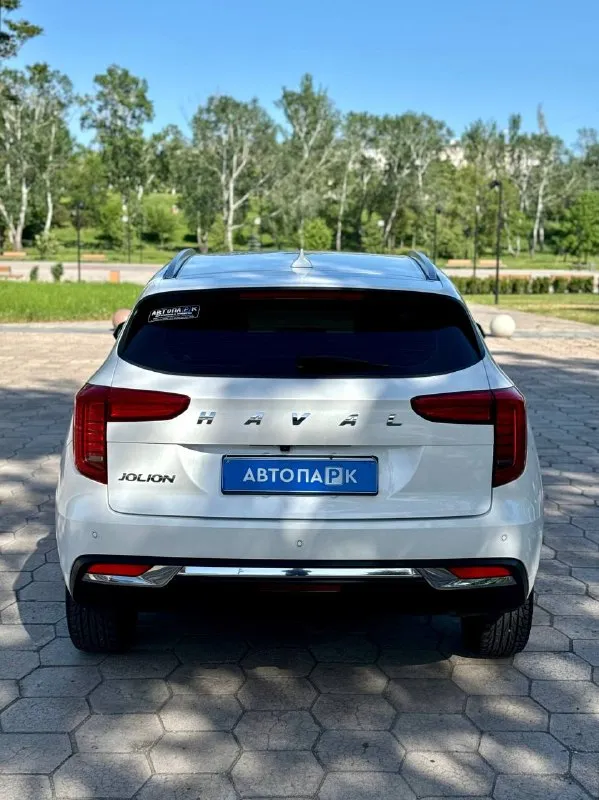 🚘 haval jolion 💰цена: 1 500 000р 🏢город: мариуполь 📅год выпуска: 2022 🧾пробег: 137 900 км. ⚙️двигатель: 1.5 ⛽топливо: бензин ⚙️кпп: автомат 7ст. 📞 телефон: +7-989-263-55-56 +7-949-551-91-52 +7-949-727-41-51 💾 описание: jolion — это стильный. .. бег ✅ шикарная комплектация ✅ оцинкованный кузов ✅ красивый цвет белый перламутр 💥 климат-контроль, led оптика в круг, сенсорный бесключевой доступ, эур, abs, airbag, кожаный мульти-руль с подогревом, штатное гу с поддержкой car play и android auto, камера заднего вида, задний парктроник, полный электропакет, подогрев всех сидений и лобового стекла, новая резина. ➕автомобиль с пройденным техническим осмотром и готов к переоформлению. улица шевченко 2️⃣6️⃣9️⃣ 🏦 возможна продажа в кредит по двум документам. - фотография - 5