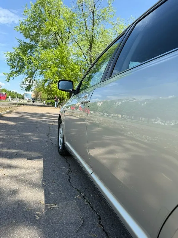 Продам toyota avensis 2005г. В двигатель 1.8 бензин коробка механическая 5-ти ступка. Я один хозяин в стс и птс. Во владении с 2016г. Эксплуатация бережная. Двигатель работает идеально масло не расходует совершенно, масло только оригинал 5w40 поменяно 2000км назад, все фильтра соответственно. Так же стоит новая рулевая рейка, передние торм. Диски и колодки и задние колодки 1500 км. Назад поменяны. Новая лямбда и т. Д список проделанных работ предоставлю. Все стекла родные, дтп никаких не было. Комплектация: мульти руль, 4 эсп, подогрев заднего стекла, зеркал и сидений, abs, esp, оптика линзованая с завода, складывание зеркал, кондиционер обслуживал год назад, полностью в рабочем состоянии, туманки led, сенсорная магнитола android 4 колонки pride два ключа. Авто в идеальном состоянии, таких мало осталось. Машиной останется довольны, качество и надёжность говорит сама за себя. Техосмотр пройден, готова к переоформлению. Цена 💰675.000тыс. Руб возможен адекватный торг! Осмотр
📞 Звоните: +7(949)3630433 - фотография - 5