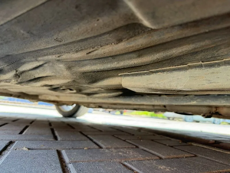 Honda civic ek 1.6 mt 🇨🇦🏎️ легкий, бодрый и стильный civic, который одинаково кайфово подходит как для города, так и на каждый день. что по технике: • d16 — мотор едет бодро • мкпп s40 короткоходная — четкие переключения • по подвеске без лишних звуков • стойки kyb комплектация: • электрозеркала usdm • 4 электростеклоподъемника • рабочий круиз-контроль • подлокотник • подстаканники • музыка: 4 колонки • сигнализация + центральный замок • козырьки с зеркалами • складывающийся задний диван * кондиционер есть, но надо докупить радиатор внешка: • яркий кузов с характером • интересные диски с хорошим вылетом • взгляд цепляет, стиль есть нюансы: • лкп не идеал, местами полезший лак •мятый капот и переднее крыло итог: по цене мертвых приор и грант вы получаете надежный, простой и недорогой civic без сюрпризов и приколов. отличный вариант на каждый день: экономичный, удобный, живой и с эмоциями за рулем. цена 265₽ торг доп фото и подробности в лс либо +79493818867 📞 звоните: +7(949)3818867 - фотография - 8