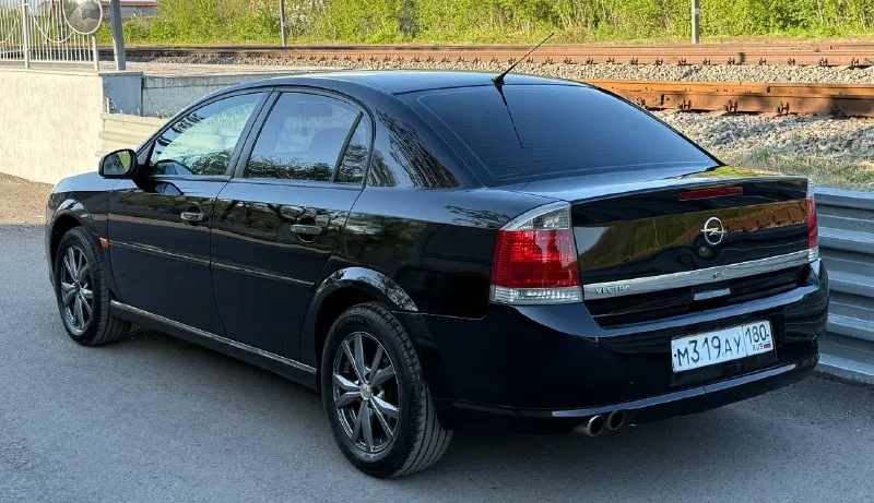 Продам: opel vectra c 1.8 бензин, механика 2008 года выпуска кузов хороший не гнилой днище, пороги, арки без ржавчины очень много вложили в авто техника новой машины кондиционер электронные стеклоподъемники, гур, магнитола сигнализация пробег оригинал 201.000 км можем ехать на любые сто и проверять я только за, за авто не стыдно звоните все по тел расскажу ухоженный автомобиль цена:490.000руб. +7 феникс +79198860059 мтс 📞 звоните: +7(949)3829905 - фотография - 4