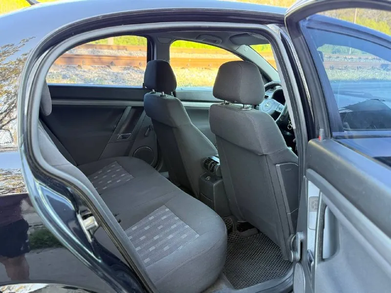 Продам: opel vectra c 1.8 бензин, механика 2008 года выпуска кузов хороший не гнилой днище, пороги, арки без ржавчины очень много вложили в авто техника новой машины кондиционер электронные стеклоподъемники, гур, магнитола сигнализация пробег оригинал 201.000 км можем ехать на любые сто и проверять я только за, за авто не стыдно звоните все по тел расскажу ухоженный автомобиль цена:490.000руб. +7 феникс +79198860059 мтс 📞 звоните: +7(949)3829905 - фотография - 6