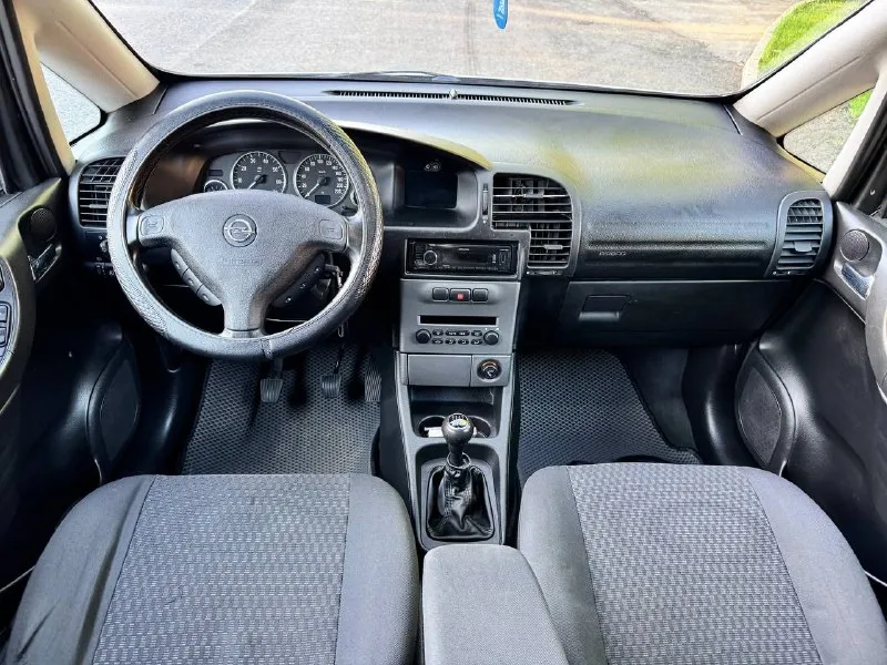 Opel zafira a 2004 года выпуска 1.8 бензин, механика состояние идеальное вся обслуженная от а до я пригнана была из германии 1 владелец, делать абсолютно ничего не нужно завел и поехал кузов отличный без ржавчины дтп и тому подобного состояния действительно идеальное пробег 184.000км максимальная комплектация климат рабочий холодит очень хорошо кто хочет хороший семейный автомобиль без дальнейших вложений звоните связь может быть плохая дозванивайтесь торг строго у капота 570.000 руб. +79493829905 +79198860059 📲 tg: @vania_3773 📞 звоните: +7(949)3829905 - фотография - 5