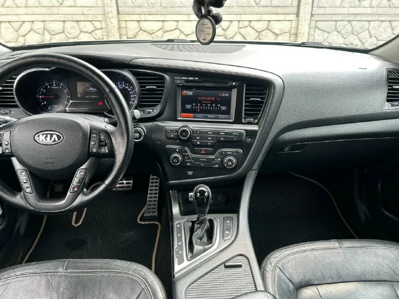 Продам kia оптима 2012 года в хорошем состоянии, пробег 178т родной, мотор dohc 2.4 190лс масло не ест 100%, увеличеный поддон, коробка 6-ступенчатый классический автомат, техосмотр пройден, стёкла все родные, два ключа, резина лето новая куплена неделю назад, по комплектации: клима(рабочий)четыре стеклоподъемника, складывание зеркал, без ключевой доступ, камера заднего вида, задний парктроник, линзы ближний дальний туманки, поворотный свет, память сидений, подогрев передних и задних сидений, салон кожа в отличном состоянии, подогрев руля, музыка заводской сабвуфер, датчик света дождя, абс есп, круиз, регистратор перед зад, авто без вложений, оформлена на меня, горловка, цена 1🍋220тр +79493087700
📞 Звоните: +7(949)3087700 - фотография - 4