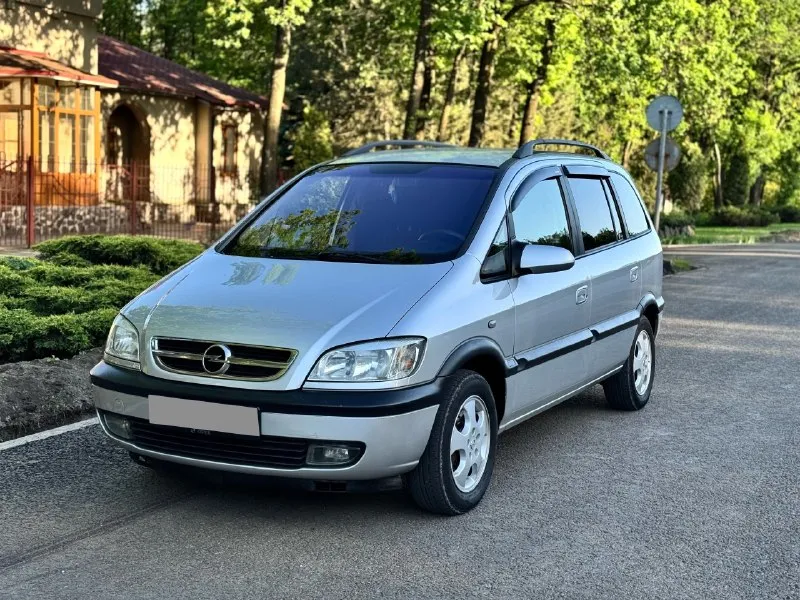 Opel zafira a 2004 года выпуска 1.8 бензин, механика состояние идеальное вся обслуженная от а до я пригнана была из германии 1 владелец, делать абсолютно ничего не нужно завел и поехал кузов отличный без ржавчины дтп и тому подобного состояния действительно идеальное пробег 184.000км максимальная комплектация климат рабочий холодит очень хорошо кто хочет хороший семейный автомобиль без дальнейших вложений звоните связь может быть плохая дозванивайтесь торг строго у капота 570.000 руб. +79493829905 +79198860059 📞 🇷🇺 звоните: +7(919)8860059 - фотография - 1