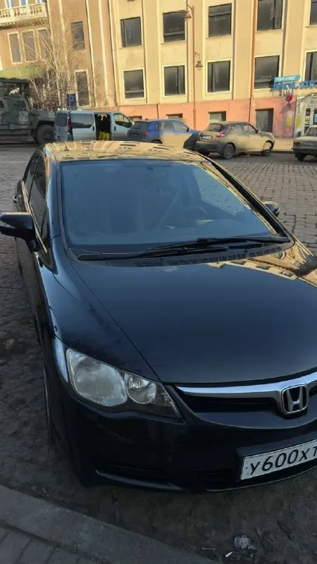Продам honda civic 2008 750 000 ₽ машина реально живая, надёжная и очень приятная в езде. двигатель 1.8 на 140 л. с. едет бодро, автомат переключает плавно. отличный вариант как для города, так и для трассы. оригинал птс✅ 2 владельца✅ 190 000 км пробега✅ левый руль✅ по технике всё хорошо, мотор и коробка без нареканий. салон ухоженный. машина каждый день на ходу, вложений «сел и поехал» не требует. торг есть, адекватному покупателю уступлю 📞 телефон: +7 (949) 486-59-93 пишите/звоните, отвечу на вопросы. быстрым покупателям — хороший торг! 📞 звоните: +7(949)4865993 - фотография - 1