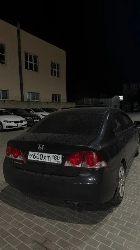 Продам honda civic 2008 750 000 ₽ машина реально живая, надёжная и очень приятная в езде. двигатель 1.8 на 140 л. с. едет бодро, автомат переключает плавно. отличный вариант как для города, так и для трассы. оригинал птс✅ 2 владельца✅ 190 000 км пробега✅ левый руль✅ по технике всё хорошо, мотор и коробка без нареканий. салон ухоженный. машина каждый день на ходу, вложений «сел и поехал» не требует. торг есть, адекватному покупателю уступлю 📞 телефон: +7 (949) 486-59-93 пишите/звоните, отвечу на вопросы. быстрым покупателям — хороший торг! 📞 звоните: +7(949)4865993 - фотография - 2