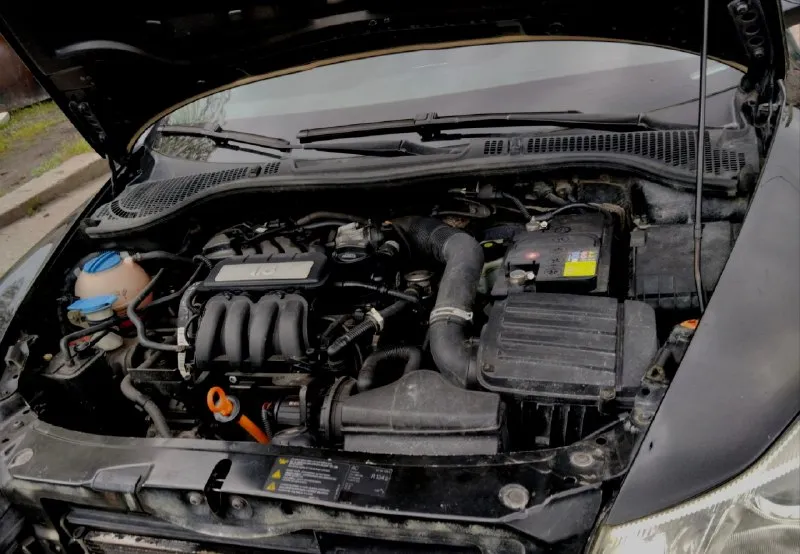 Продам живую octavia a5 в рестайлинге на автомате aisin 1.6 l / 102 л. с. abs, asr, esp, airbags, кондиционер, электро зеркала и стеклоподьемники, регулировка руля по высоте и вылету, аудиосистема, цз. на уверенном ходу, без ржавчины. двигатель не троит, не дымит. коробка не пинается, не вибрирует. 750 тыс. руб, небольшой торг +79493048206 📲 tg: v 📞 звоните: +7(949)3048206 - фотография - 3