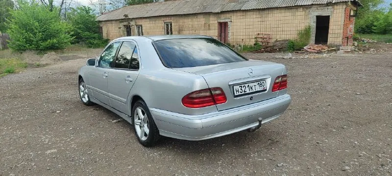 Продам mercedes w 210, 2000 г. в. двигатель 2.2 дизель, коробка механика 6 ст. , пробег 348 т. , есть родные диски, зимняя резина, цена 500 т. , без номеров дешевле. +7949-301-70-71 📲 tg: виталий 📞 звоните: +7(949)3017071 - фотография - 2