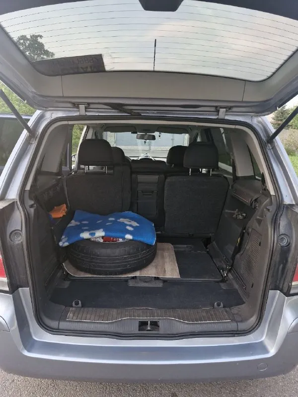 Продам opel zafira b 2005 бензин / газ двигатель 1.8 (140лс) пробег 218 000 км на 215 000 км был выполнен капитальный ремонт двигателя. установлен новый радиатор охлаждения, термостат, датчик температуры, насосная станция. промыта печка салона. передние стекла в атермальной пленке 80%. установлена сигнализация. сиденья в чехлах. кондиционер заправлен, холодит. цена 720.000 р торг приветствуется телефон: +79493079892 - фотография - 10