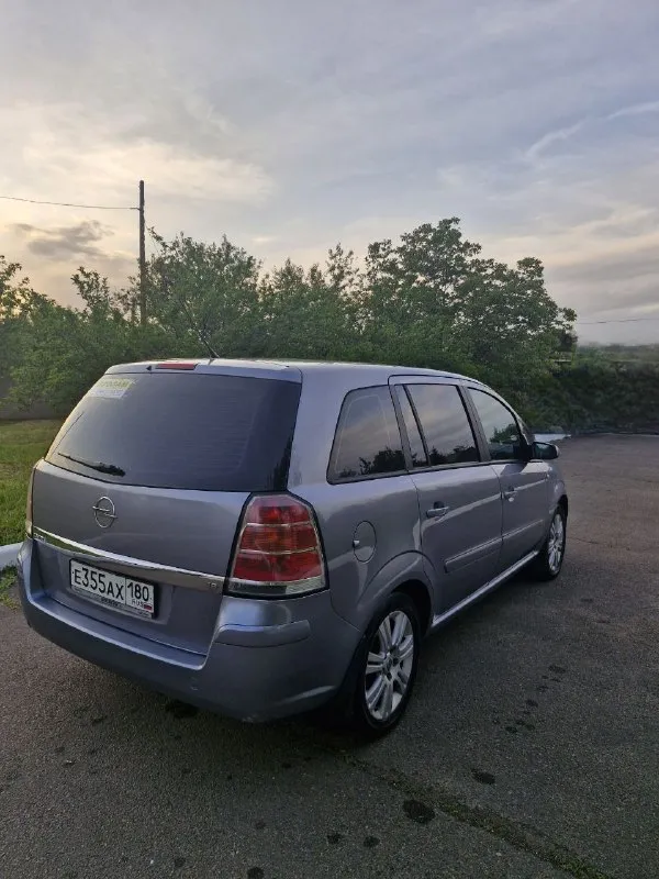 Продам opel zafira b 2005 бензин / газ двигатель 1.8 (140лс) пробег 218 000 км на 215 000 км был выполнен капитальный ремонт двигателя. установлен новый радиатор охлаждения, термостат, датчик температуры, насосная станция. промыта печка салона. передние стекла в атермальной пленке 80%. установлена сигнализация. сиденья в чехлах. кондиционер заправлен, холодит. цена 720.000 р торг приветствуется телефон: +79493079892 - фотография - 7