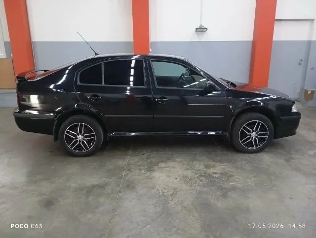 Skoda octavia 2008 г. двигатель: 1.6 (bfq, 102 л. с) 3 владельца без дтп, автотека зелёная, могу предоставить при необходимости пробег: 164 800 (родной, подтверждается автотекой) комплектация wts, спортивный обвес, трехспицевый кожанный руль, чёрный потолок, передние сидения с развитой боковой поддержкой, abs, кондиционер работает), электро регулировка и обогрев зеркал, передние электрические стеклоподьемники, заводской центральный замок. все функции в машине работают юридически всё в порядке цена: 570.000 рублей, торг при осмотре г. донецк продажа с переоформлением в мрэо. остальные вопросы по телефону денис +79493230454 📞 звоните: +7(949)3230454 - фотография - 3