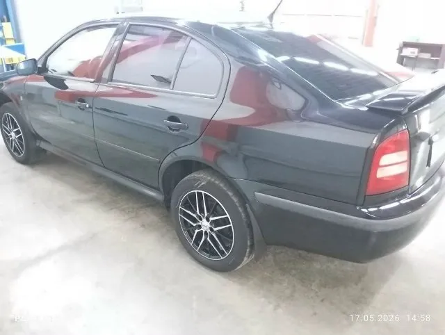 Skoda octavia 2008 г. двигатель: 1.6 (bfq, 102 л. с) 3 владельца без дтп, автотека зелёная, могу предоставить при необходимости пробег: 164 800 (родной, подтверждается автотекой) комплектация wts, спортивный обвес, трехспицевый кожанный руль, чёрный потолок, передние сидения с развитой боковой поддержкой, abs, кондиционер работает), электро регулировка и обогрев зеркал, передние электрические стеклоподьемники, заводской центральный замок. все функции в машине работают юридически всё в порядке цена: 570.000 рублей, торг при осмотре г. донецк продажа с переоформлением в мрэо. остальные вопросы по телефону денис +79493230454 📞 звоните: +7(949)3230454 - фотография - 6