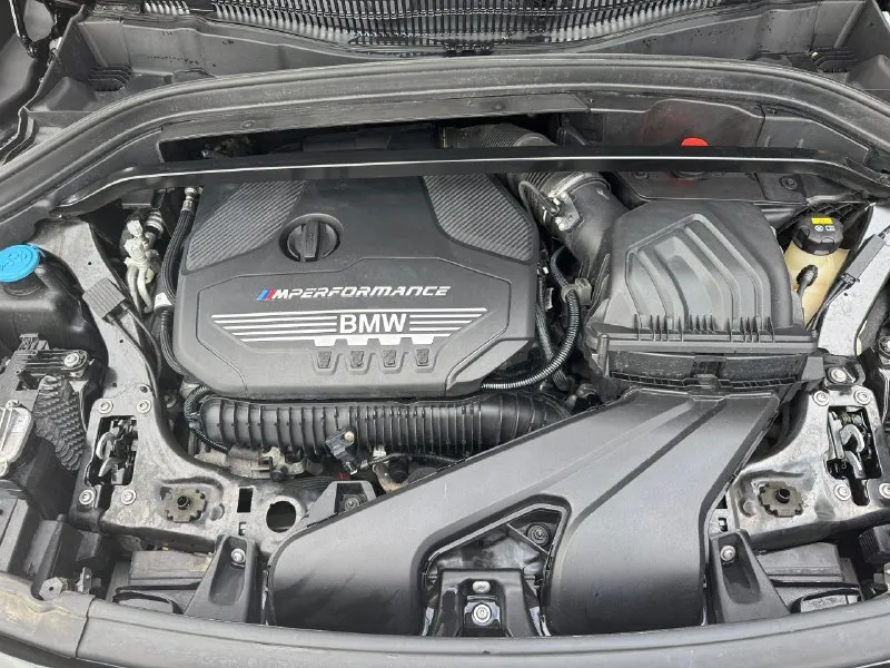 Bmw x2m35i. 306 л. с. год выпуска: 2020. пробег: 73000 км. стоимость: 3 490 000 руб. автомобиль куплен у официального дилера bmw в германии. машина в идеальном состоянии. автомобиль представляет собой уникальный сплав полноприводного кроссовера, с увеличенным дорожным просветом и спортивного автомобиля, с невероятной динамикой. машина в максимальной комплектации, включая спортивные ковшеобразные сидения, проекцию на лобовое стекло, панорамную крышу, кованные диски r20 и т. д. автомобиль в абсолютно заводском состоянии, безо всякого чип-тюнинга и т. д. имеется вся история обслуживания. все органы и системы исправны и работают также, как на новой машине. невероятно мощный, быстрый и универсальный автомобиль. тел: +7 949 484 29 53 📞 🇷🇺 звоните: +79494842953 - фотография - 10