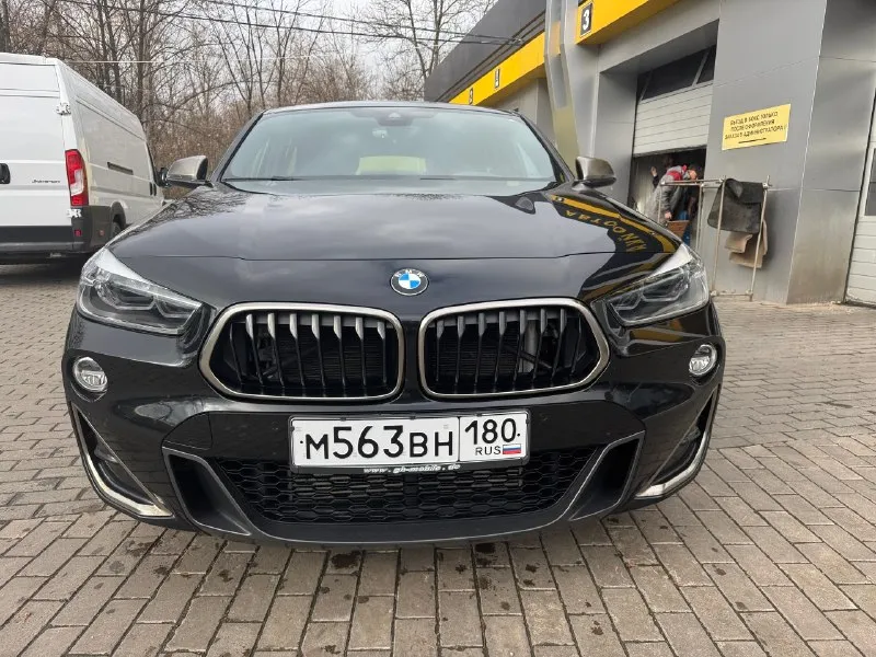 Bmw x2m35i. 306 л. с. год выпуска: 2020. пробег: 73000 км. стоимость: 3 490 000 руб. автомобиль куплен у официального дилера bmw в германии. машина в идеальном состоянии. автомобиль представляет собой уникальный сплав полноприводного кроссовера, с увеличенным дорожным просветом и спортивного автомобиля, с невероятной динамикой. машина в максимальной комплектации, включая спортивные ковшеобразные сидения, проекцию на лобовое стекло, панорамную крышу, кованные диски r20 и т. д. автомобиль в абсолютно заводском состоянии, безо всякого чип-тюнинга и т. д. имеется вся история обслуживания. все органы и системы исправны и работают также, как на новой машине. невероятно мощный, быстрый и универсальный автомобиль. тел: +7 949 484 29 53 📞 🇷🇺 звоните: +79494842953 - фотография - 2