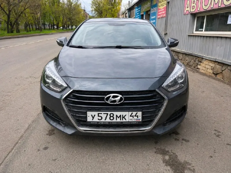 Hyundai i40 2015 🔥1,050,000 руб, торг после осмотра 2.0l акпп 6-ст. пробег 190 тыс. км собственник, второй по счету. abs, airbags, autohold, коробка передач с тремя режимами стиля езды, кондиционер, подогрев сидений, автосвет. двигатель абсолютно новый, пробег 1 тыс. км. официальный, с завода. автомобиль в отличном состоянии, вложений, ремонта не требует. агрегаты исправны, все функции работают. два ключа два комплекта резины - новая зимняя и летняя, на сезон. донецк/ясиноватая все вопросы по телефону +79889998108 - фотография - 1