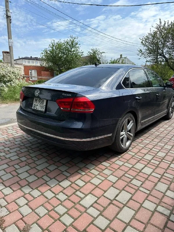 🚘 volkswagen passat b7 год : 2015 ✅комплектация : sel premium ✅пробег : 270000км ✅мотор : 2.0 tdi ✅ : dsg dq 250 (мокрая 6 стп) цена : 1.5 млн ₽ ☎️контактный номер : +79497310188 (телеграмм/макс) — автомобиль полностью обслужен — в одних руках 7 лет — полное переоформление ✅технически полностью все исправно ✅работает абсолютно каждая кнопка ‼️за машину стыдно не будет просмотр город мариуполь ✅опубликовать объявление 📞 звоните: +7(949)7310188 - фотография - 4