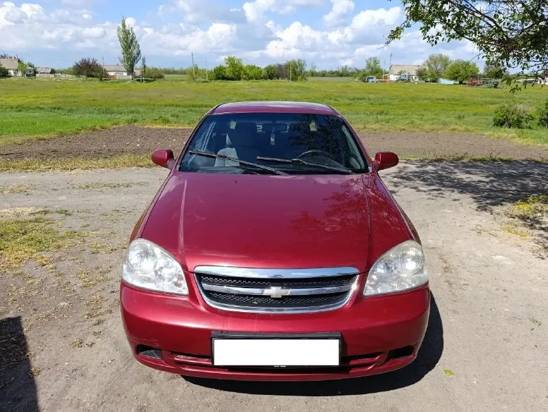 Chevrolet lacetti, 2008🚗 🐎мкпп⚙ двигатель обслужен не дымит, масло не ест⌛ мкпп работает исправно, передачи не хрустят⏱ сцепление новое, тормозные диски новые. хорошее состояние кузова⛏ птс оригинал✔ ходовая мягкая⚾ 1 хозяин за все время эксрлуатации✅ музыка, два ключа два брелка. led освещение💎 электро регулировка зеркал❗ 2 электро стеклоподъемника⚡ дно в хорошем состоянии💥 технически обслужена😐 электрика без нареканий⚡ цена 420 тыс торг‼ +79493609909 обмен с вашей доп. цена и состояние 🔥 - фотография - 1