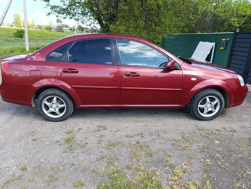 Chevrolet lacetti, 2008🚗 🐎мкпп⚙ двигатель обслужен не дымит, масло не ест⌛ мкпп работает исправно, передачи не хрустят⏱ сцепление новое, тормозные диски новые. хорошее состояние кузова⛏ птс оригинал✔ ходовая мягкая⚾ 1 хозяин за все время эксрлуатации✅ музыка, два ключа два брелка. led освещение💎 электро регулировка зеркал❗ 2 электро стеклоподъемника⚡ дно в хорошем состоянии💥 технически обслужена😐 электрика без нареканий⚡ цена 420 тыс торг‼ +79493609909 обмен с вашей доп. цена и состояние 🔥 - фотография - 2